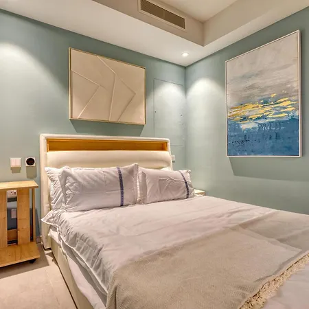 Official Mercury 2br Designer With Wifi And Ac Apartament *