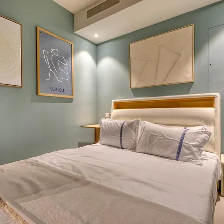 Official Mercury 2br Designer With Wifi And Ac *