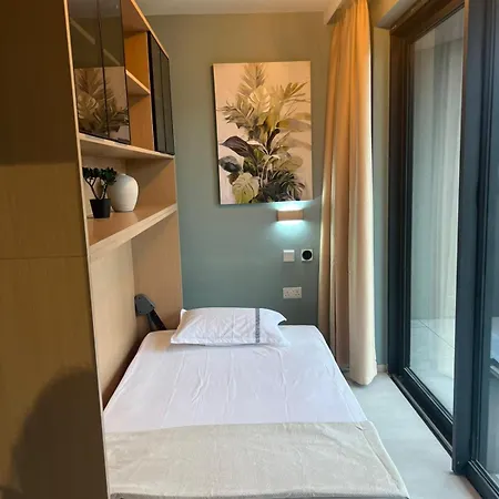 Official Mercury 2br Designer With Wifi And Ac Apartament *