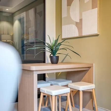 Official Mercury 2br Designer With Wifi And Ac *