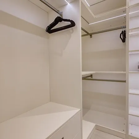 Official Mercury 2br Designer With Wifi And Ac Saint Julian's