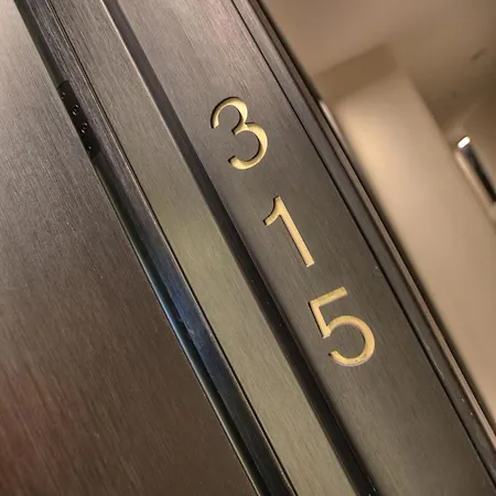 Official Mercury 2br Designer With Wifi And Ac *