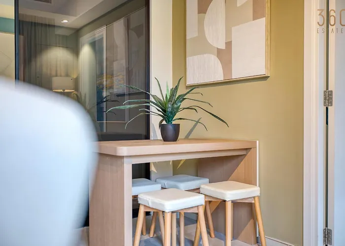 Official Mercury 2br Designer With Wifi And Ac *